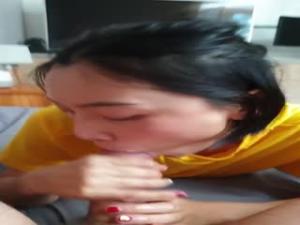 留学生刘玥发骚难耐,饥渴求欢湿透床单!